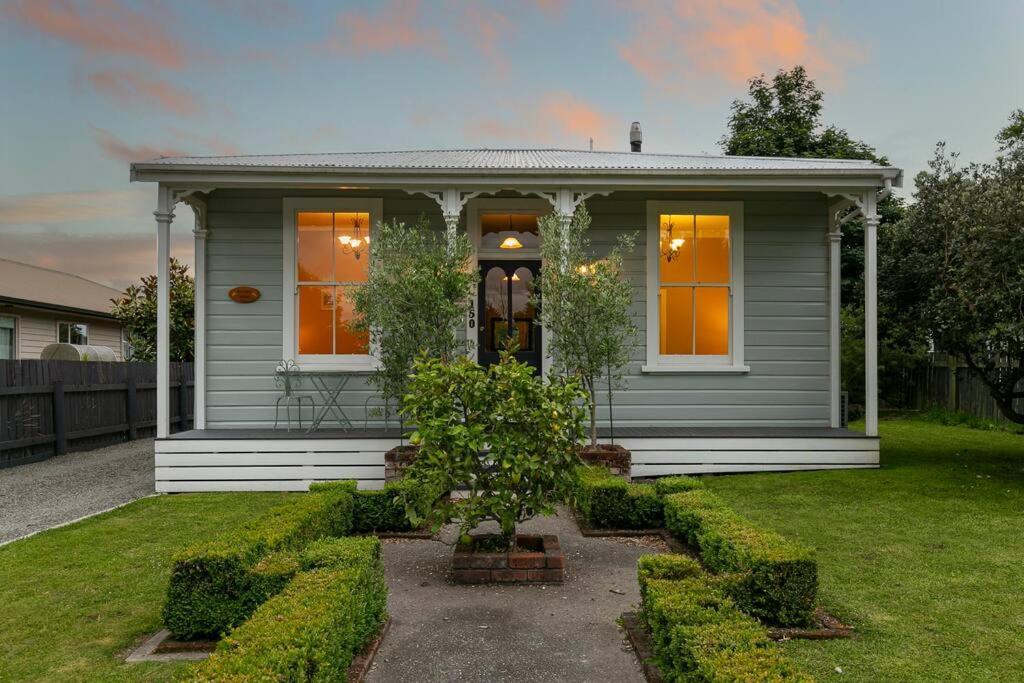 Historic Charm In Greytown - Cosy Kowhai Cottage Εξωτερικό φωτογραφία
